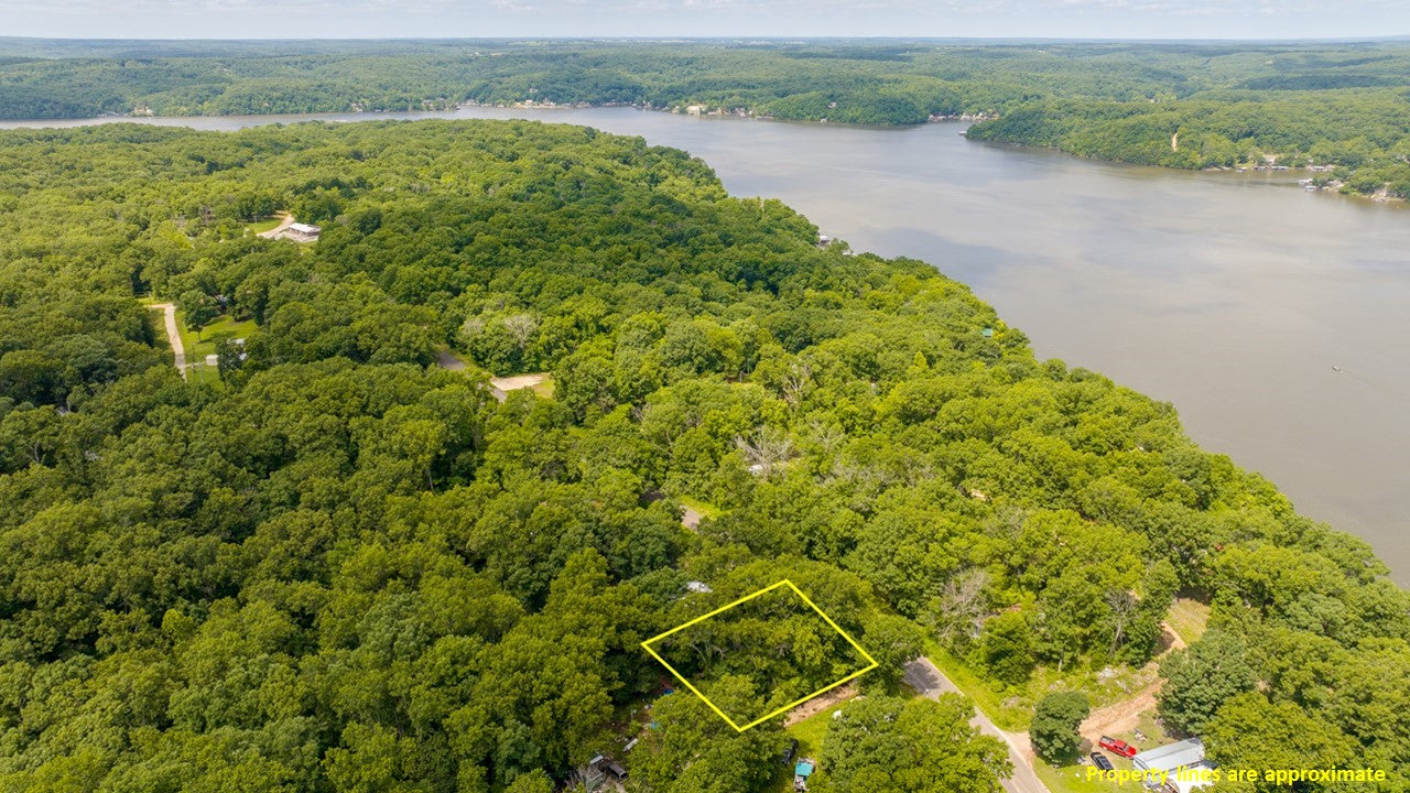 Charming 0.22-Acre Lot Near Lake of the Ozarks