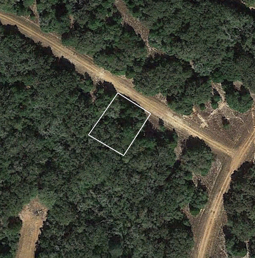 0.747 Acre Lot in Hilltop Lakes